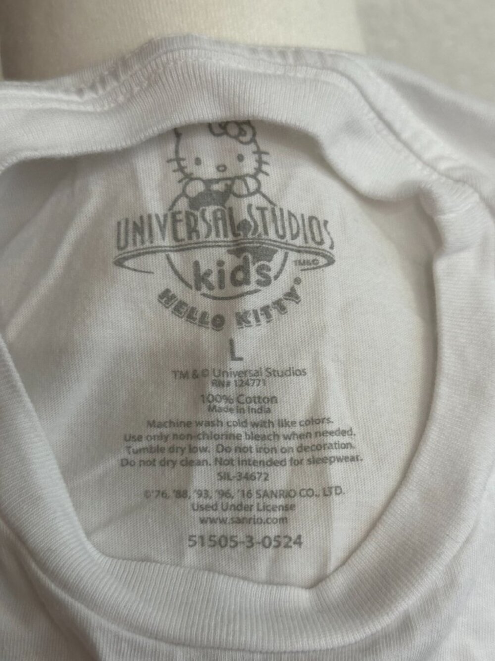 Hello Kitty White Graphic Tee Size Large Kids Sanrio Universal Studios Cute Bow - Picture 7 of 7